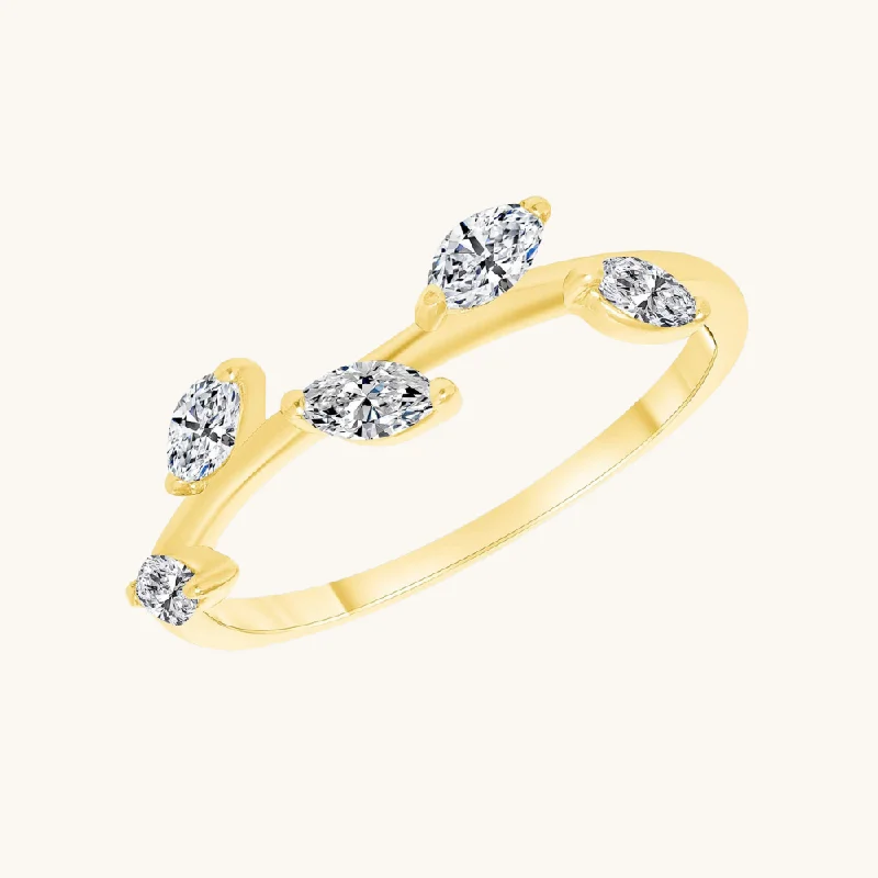 The Diamond Leaf Ring