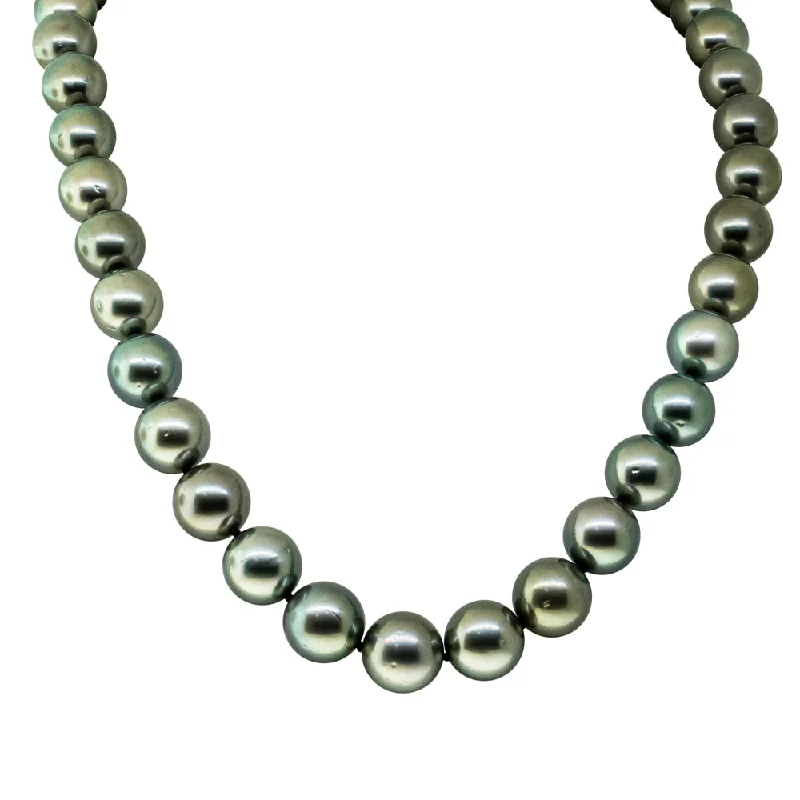 18ct White Gold Cultured Black Pearl Necklace